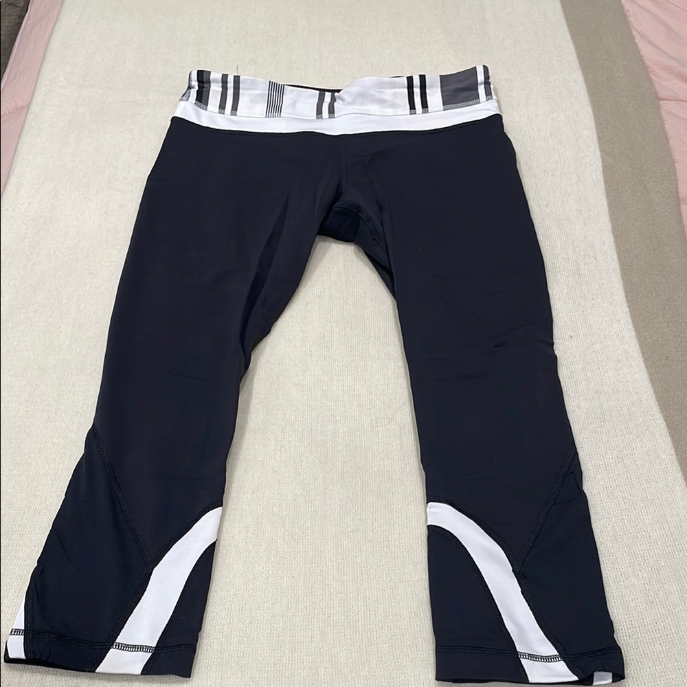 Lululemon Athletica running black and white leggings